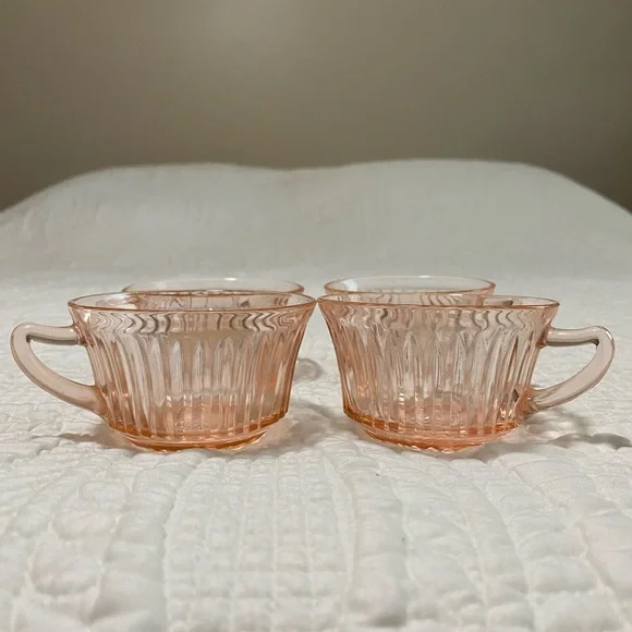 Elegant Pink Depression Glass Teacup Set of 4.
Manufactured by Anchor Hocking. - Picture 4 of 8